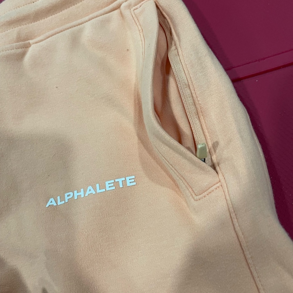 Women’s Alphalete size Smalll Orange Frost NWOT